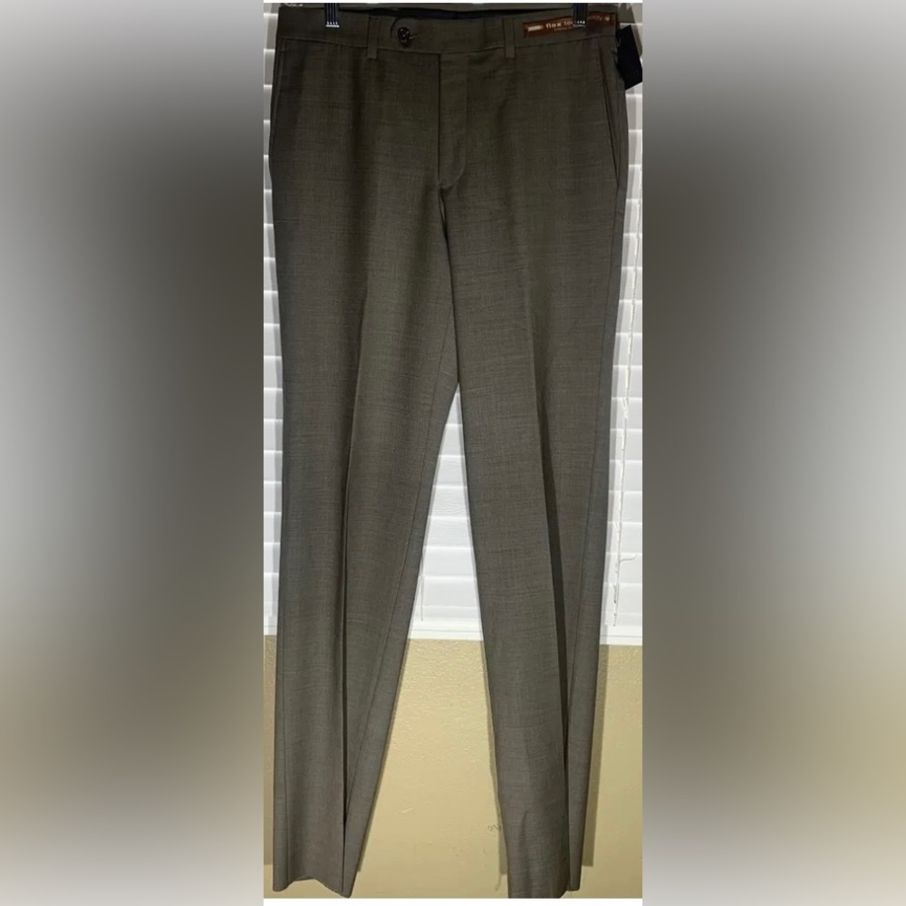 Riviera Traveler by Jack Victor Slacks (Item# R59594) Waist size 33, need a hem